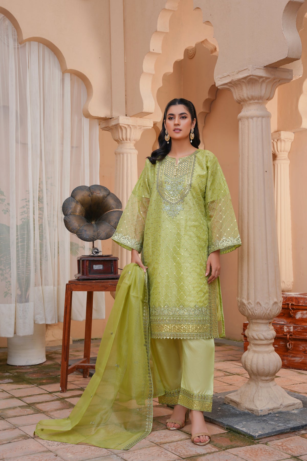 Noor-e-Chashm - Embroided 3 piece